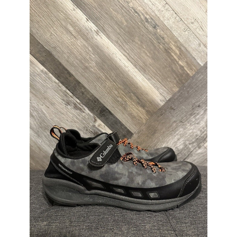 Columbia Omni-Grip Boys size 6 Waterproof Camo Sneakers Shoes YY1130-302